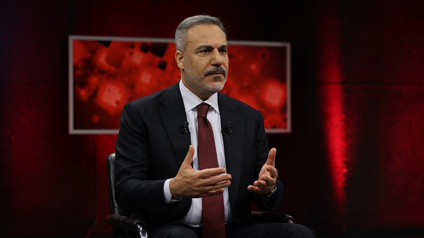 Hakan Fidan çok emin konuştu: İran’la ani savaş olmaz, rejim bombalarla değişmez