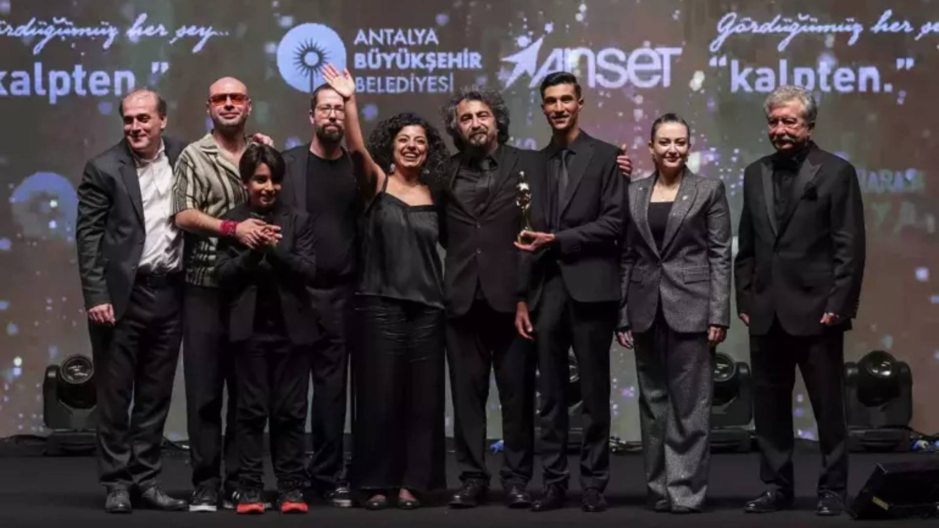 Altın Portakal’dan 7 ödülle döndü: Tavşan İmparatorluğu 6 martta sinemalarda