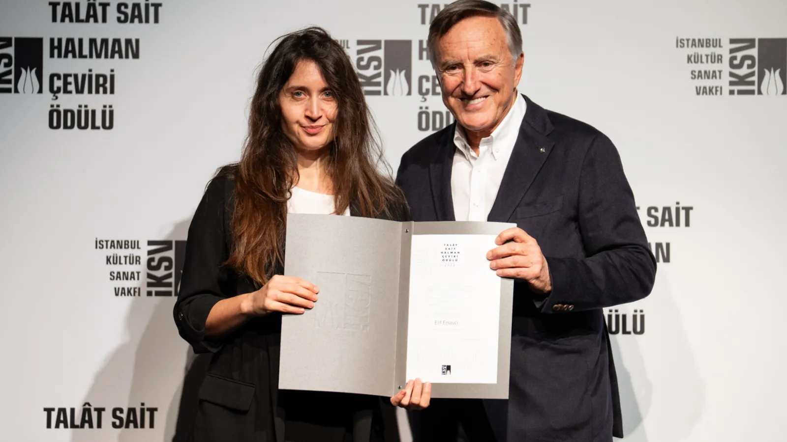 Elif Ersavcı, Talât Sait Halman Çeviri Ödülünü aldı