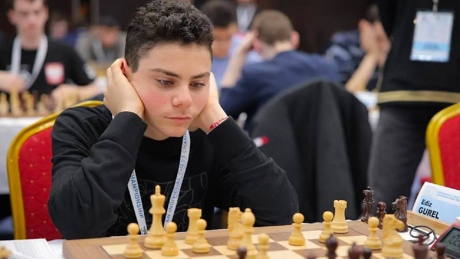 Büyükusta Ediz Gürel satrançta rövanşı aldı