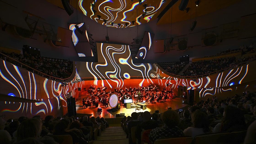 “Kozmik Senfoni”nin Türkiye prömiyeri CSO’da yapıldı