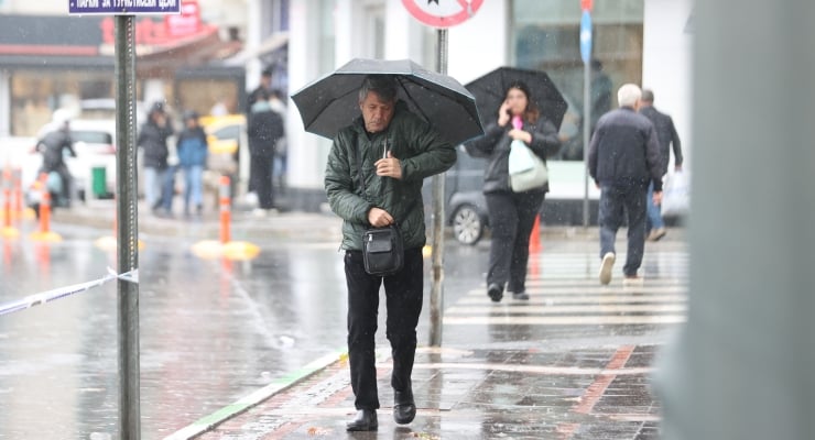 Kar ve sağanak yağış: Sekiz ile sarı kodlu uyarı