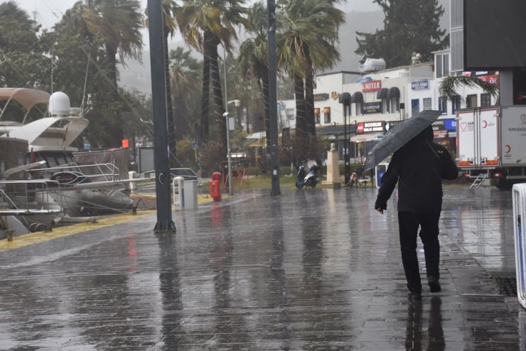 Fırtına ve sağanak geliyor: 39 ile sarı kodlu uyarı
