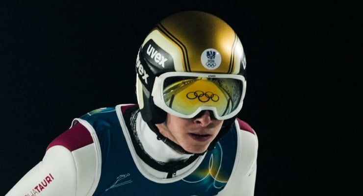 Dünya şampiyonu dört milimetre büyük bot giydi, diskalifiye edildi