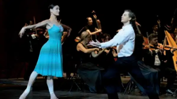 Strauss’tan Erol Sayan’a: AKM’de Türk ve Viyana valsleri gecesi vardı