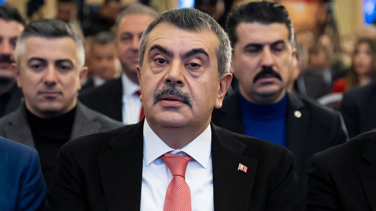 Bakan Tekin ‘Laikliği Savunuyoruz’ metni için dava açacak