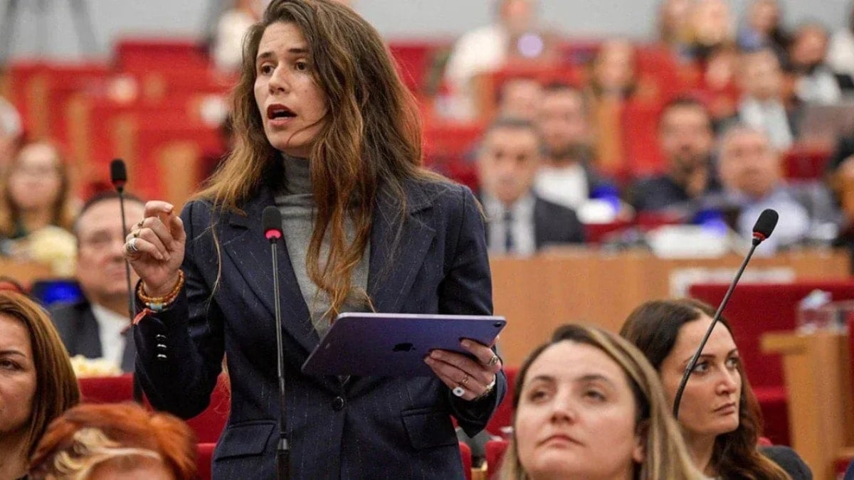 Çeşme Belediye Başkanı Lâl Denizli İstanbul’da ifade verdi