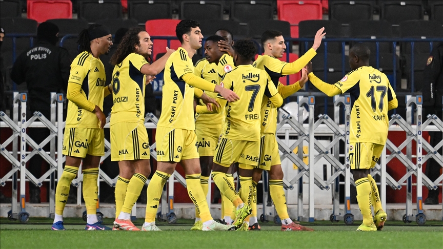 Fenerbahçe güle oynaya çeyrek finalde