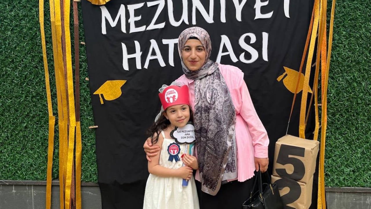 Hakime dönmüş, ‘Sesimizi duyun, yalvarırım’ demiş