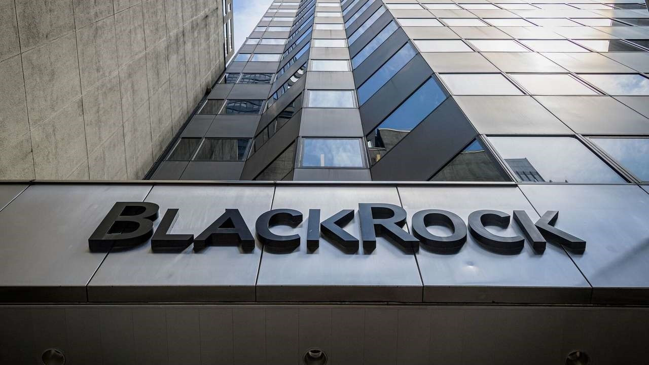 Dünyanın en büyük fonunda sürpriz: BlackRock para çekme işlemlerine sınırlama getirdi