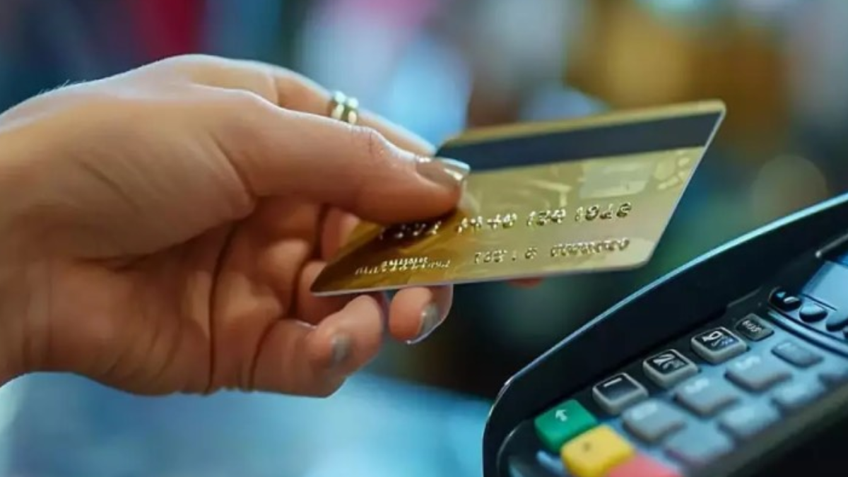 Yunanistan’da karttan harcamayana ceza: Ek vergi uygulanacak