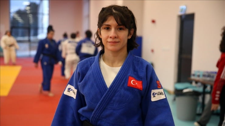 Tuğçe Beder Gürcistan’da judoda altın madalya aldı