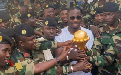 Senegal Afrika Kupası’nı askeri üsse kaçırdı: Sıkıysa gelin alın