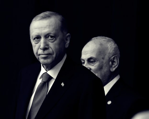 Ak Parti içindeki sessizlik yasası kırıldı: Fon soygunu skandalı