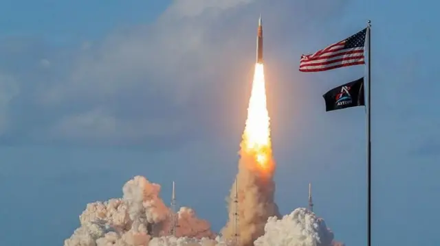 54 yıl sonra ilk kez bir grup astronot dünya yörüngesinden öteye yola çıktı