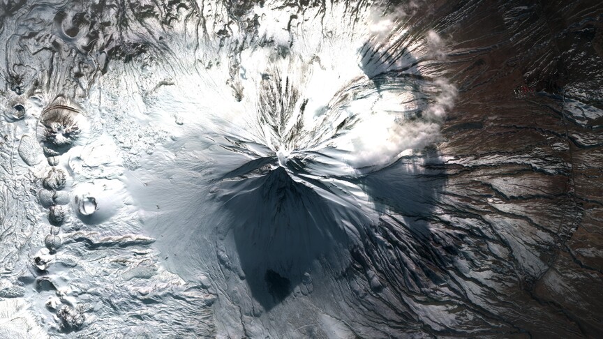 Ağrı Dağı hiç buradan, böyle görünmemişti: Göktürk-2B uydusu çekti, MSB paylaştı