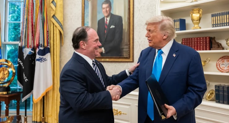 ABD Donanma Sekreteri John Phelan görevinden ayrıldı