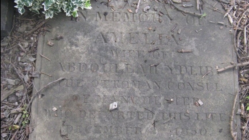 Abdullah İdlibi’nin izleri: Manchester’da kilise bahçesindeki Osmanlı mezarının hikayesi