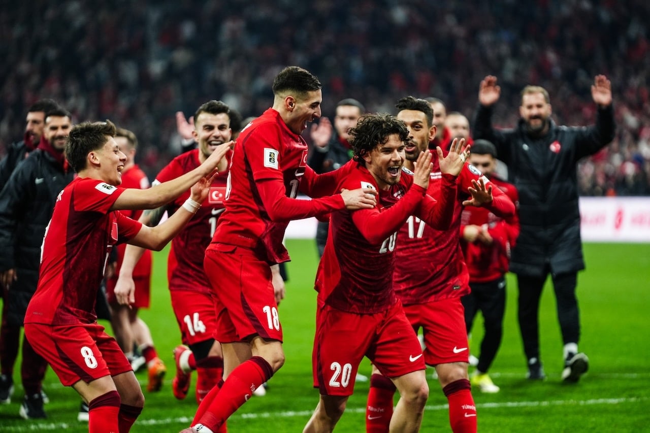 A Milli Takımı izlemenin bedeli ağır!