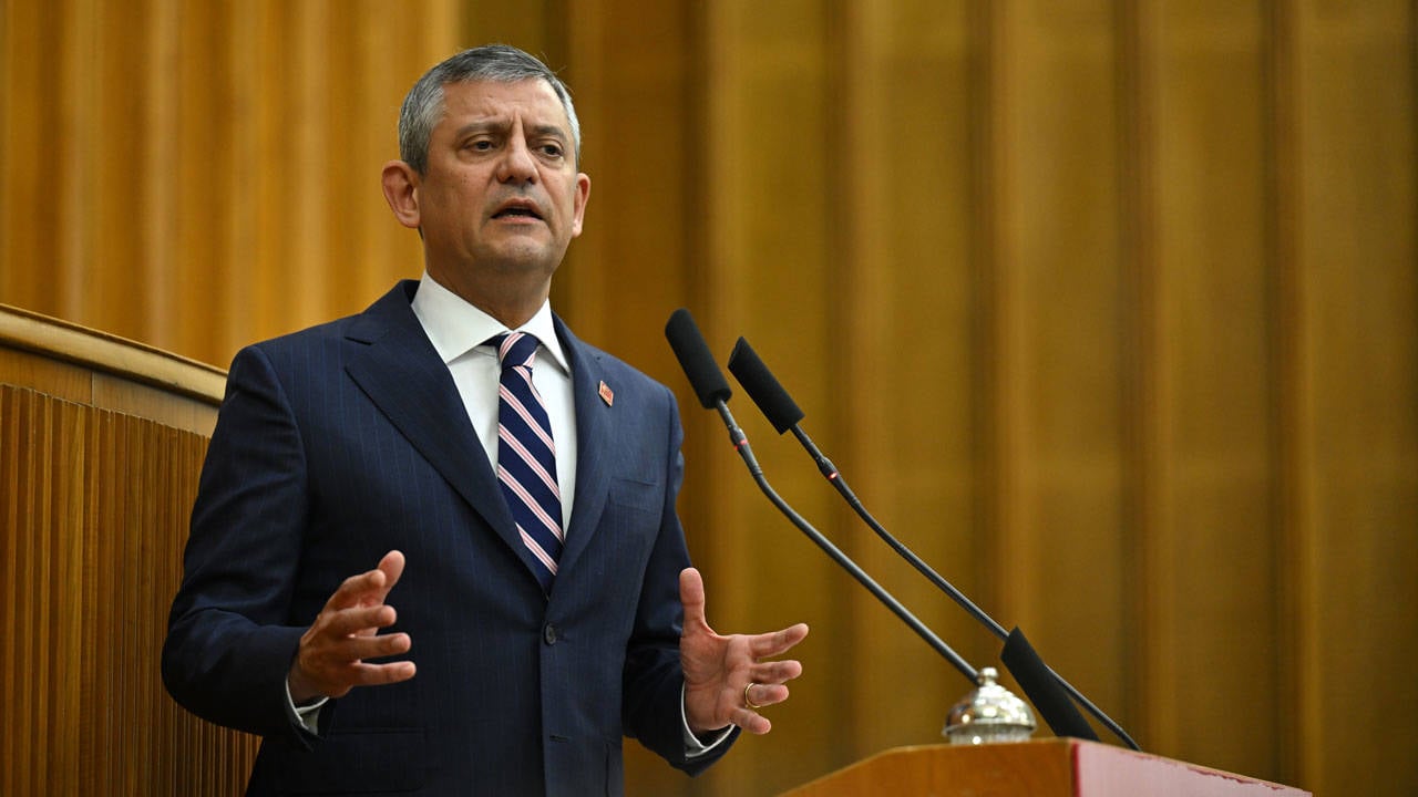 Özgür Özel: Önce seçim sandığı sonra çeyiz sandığı açılacak, haysiyet cellatlarını unutmayız