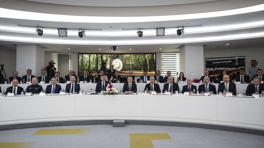Yangın mevsimi öncesi hazırlık: Riskli 30 ilin valisi buluştu