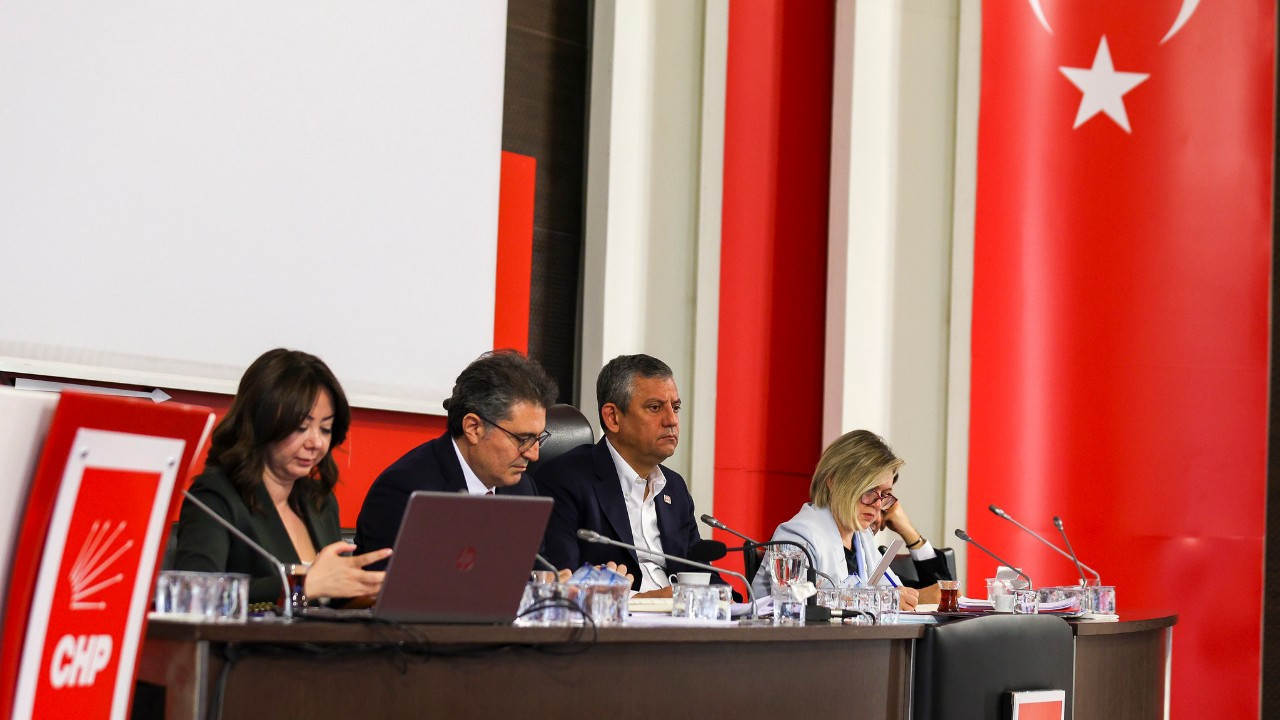 CHP yedi saat kendine yeni bir yol haritası aradı