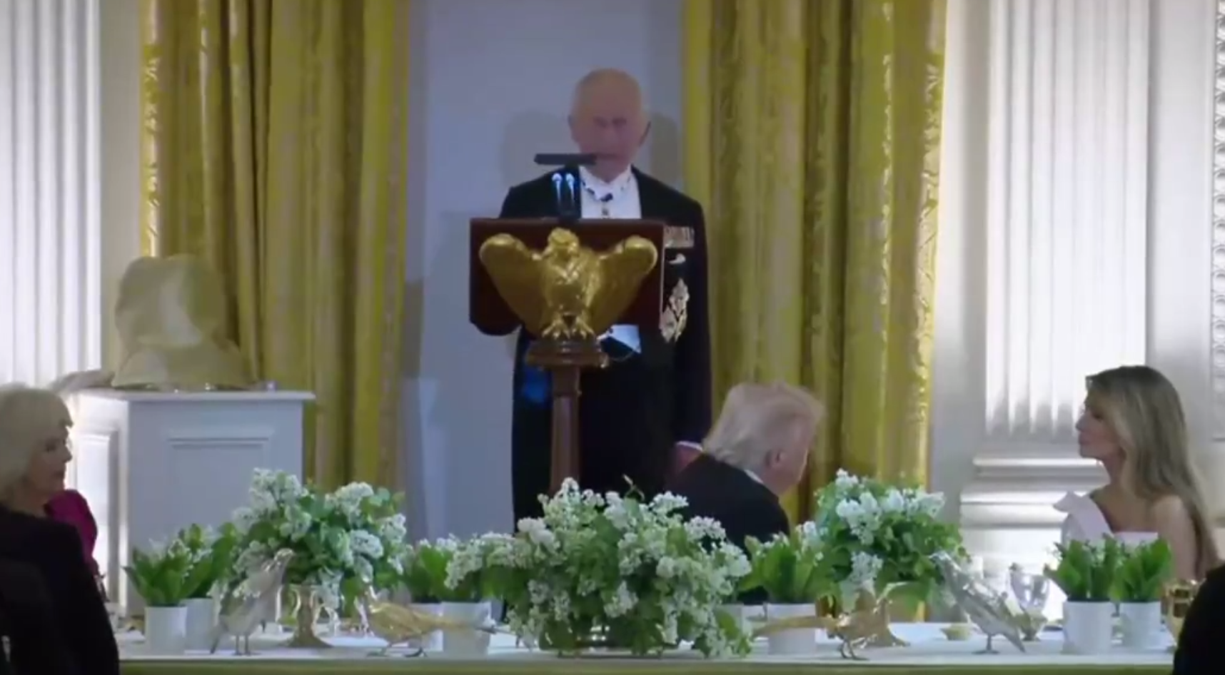 Kral Charles yemekte Trump’ı kendi şakasıyla vurdu: ‘Biz olmasaydık Fransızca konuşuyordunuz’