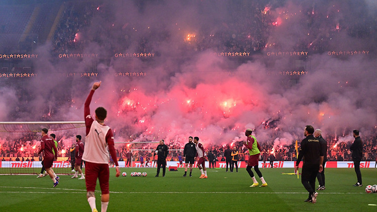 Galatasaray’dan taraftara açık antrenman! 40 bin kişi izledi