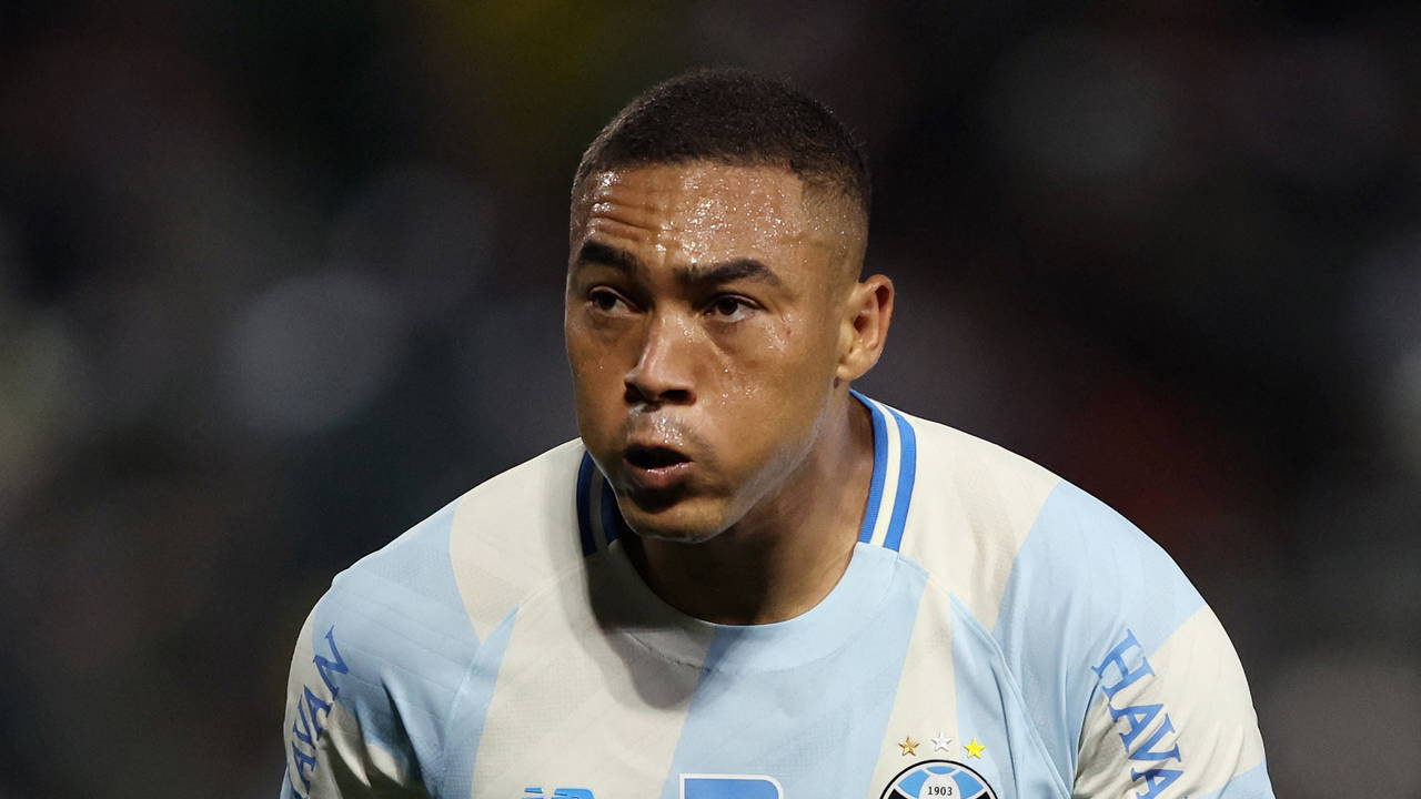 Eski Galatasaraylı altı dakikada üç penaltı kaçırdı