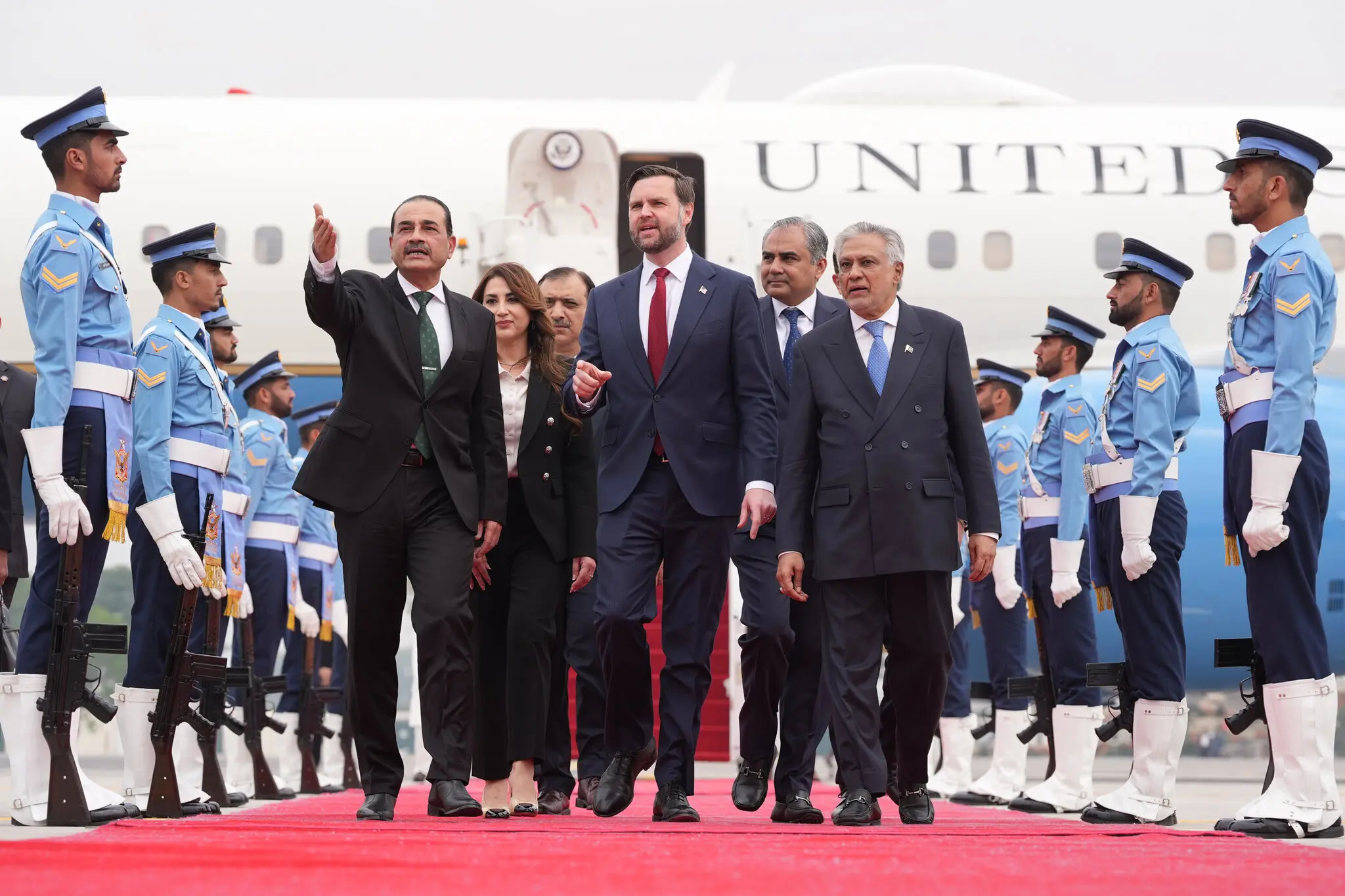 Pakistan’da barış konuşmaya başladılar