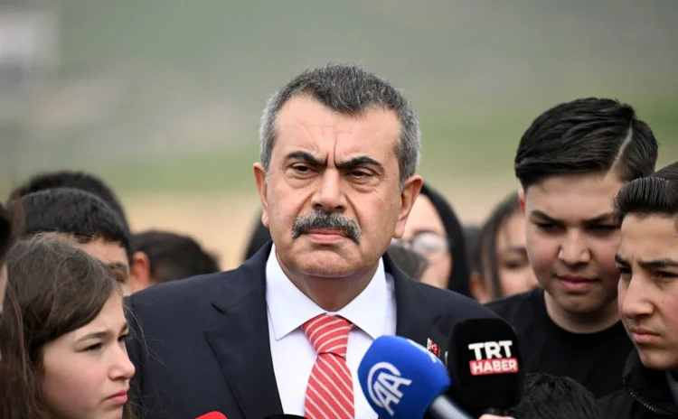 Eğitimi her kilidi açan maymuncuk zanneden zihniyet