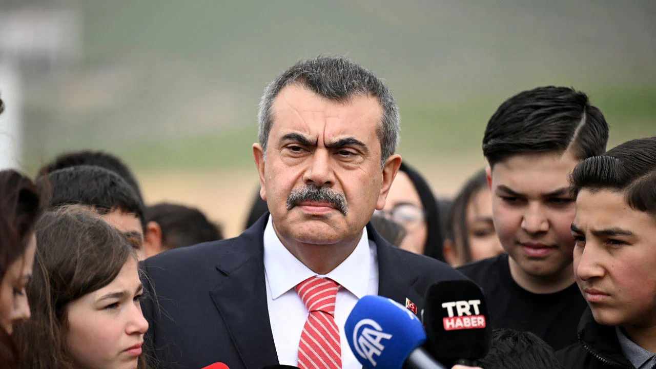 Eğitimi her kilidi açan maymuncuk zanneden zihniyet