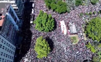 CHP’deki miting düellosunun galibi bariz biçimde Özgür Özel