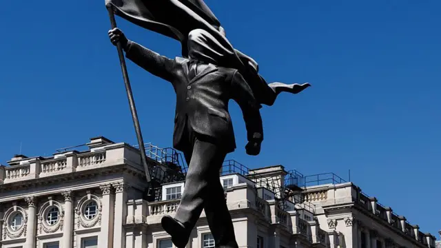Banksy’den Londra’nın merkezinde yeni heykel