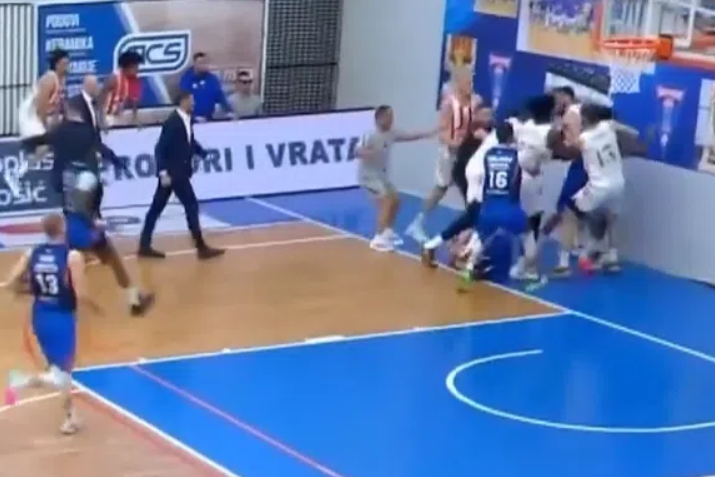 Esik Fenerbahçeli Kalinic basketbolla başlayıp boksla bitirdi