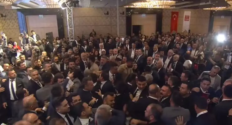 TBB seçimi: İmamoğlu’nun mesajı okunurken kavga çıktı