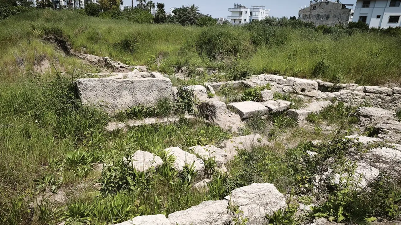 Villa inşaatı durdu: 2,5 dönüm alanda sekiz Roma mezarı çıktı