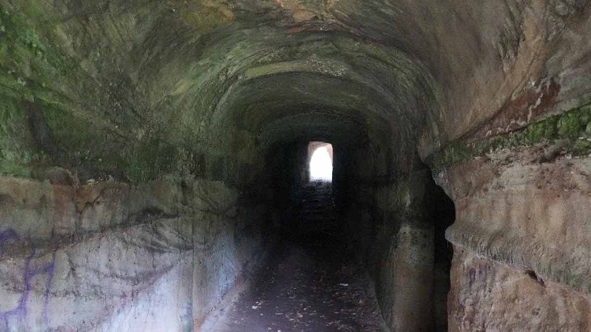 Uzadıkça uzuyor: Şehrin altında ucsuz bucaksız dev labirentler var