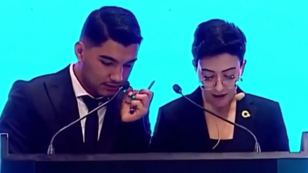 ‘AKP’ diye anons ettiler, il başkanı sahneye çıkmadı