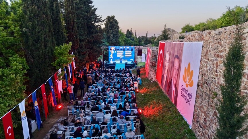 Şairler Sultanbeyli’de Aydos Kalesi’ne kapandı: 12. Uluslararası İstanbulensis Şiir Festivali