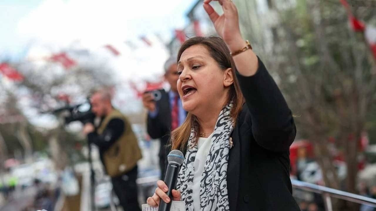 Burcu Köksal: AK Parti’ye katılıyorum, Cumhurbaşkanı anketlerden bahsetti