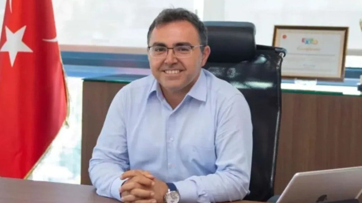 İBB soruşturması: Dün babası öldü, bu sabah gözaltına alındı