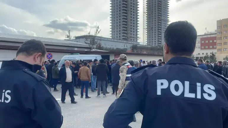 Barış yemeği öncesinde kanlı çatışma: İkisi kardeş üç kişi öldü