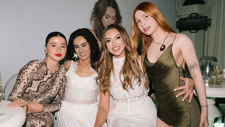 Hadise’nin H.’sine yıldız yağdı