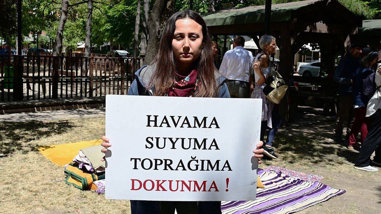 Nihayet… Akbelen direnişçisi Esra Işık tahliye edildi