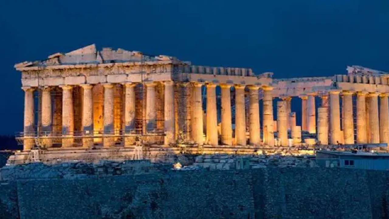 Yunanistan’ın eski borçları konuşuldu: ‘Akropolis’i satsa ancak öder’