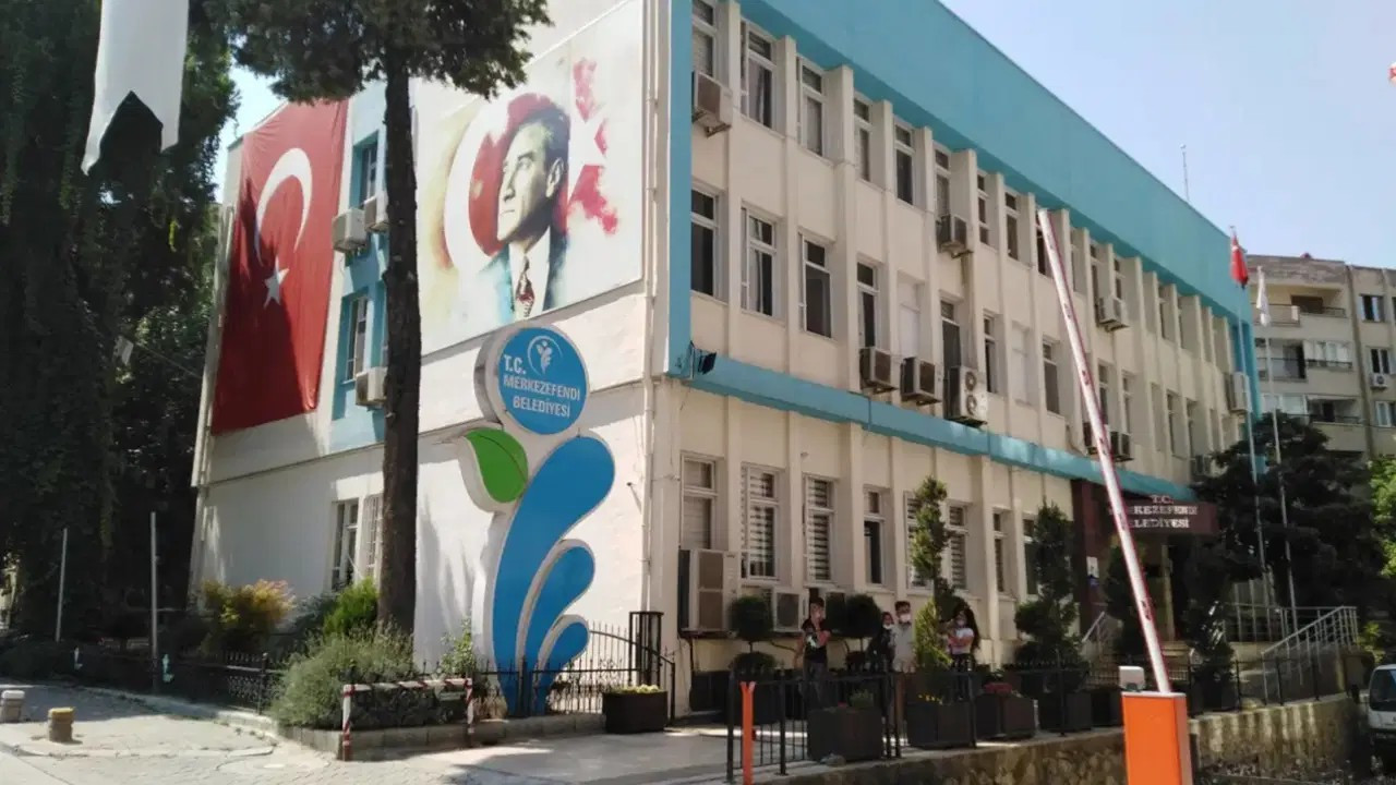 Denizli Merkezefendi Belediyesi’nde operasyon: Başkan yardımcısı dahil 13 gözaltı