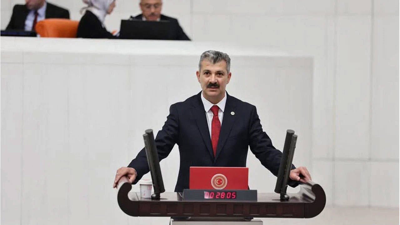 Ak Partili vekil eşine miras için fakirlik belgesi aldı, ama yine de CHP’yi suçladı