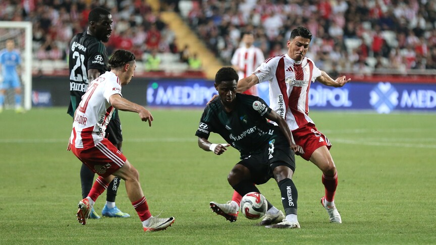Süper Lig’e veda eden üçüncü ve son takım Antalyaspor oldu