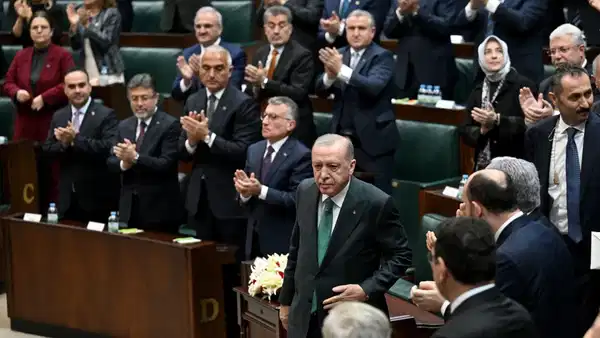 Ak Parti, bakanlara konuşma yasağı getirdi